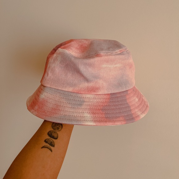 Pink tie-dye bucket hat - Picture 2 of 3